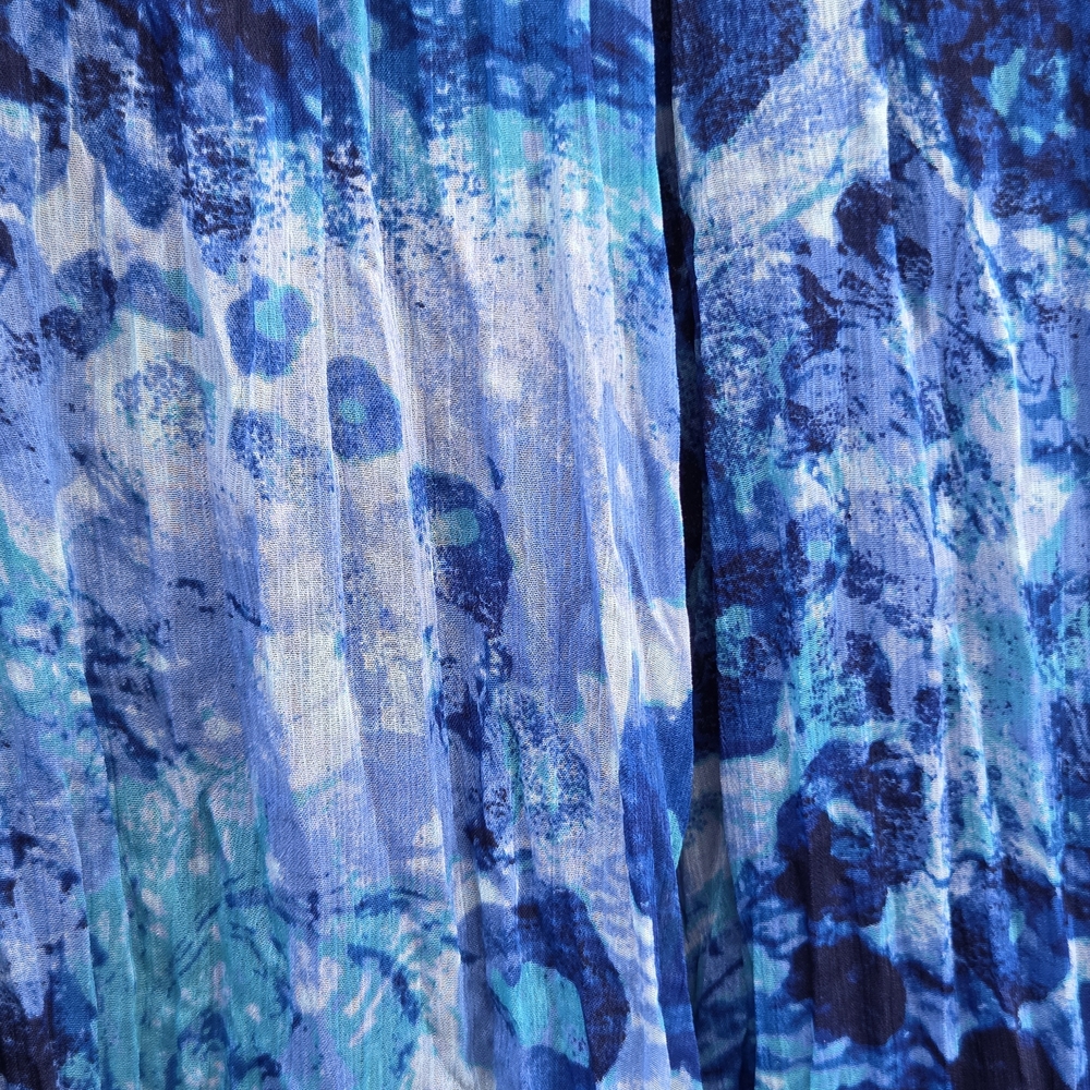 Ruby Rd. Gorgeous Blue And White Patterned Skirt - image 7